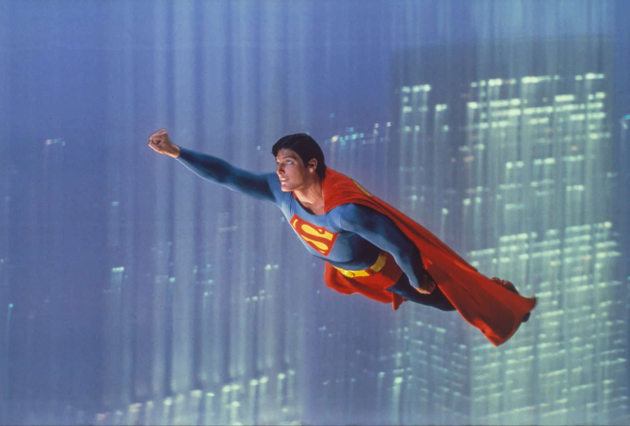 Полет человека из стали. Супермен 1978. Супермен в полете. Супермен летит. Супергерой летит.